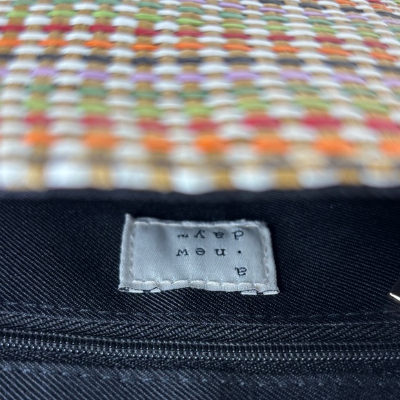 Woven Handbag - Black and Multicolored - Picture 12 of 12